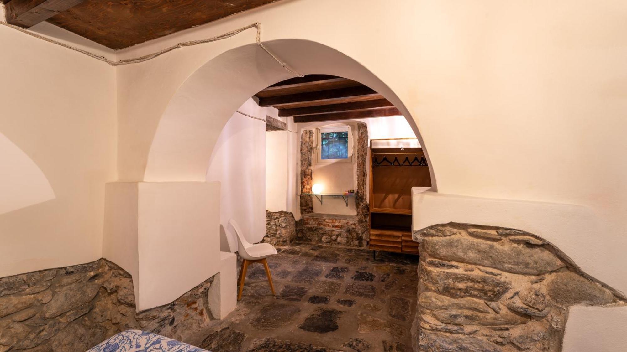 Bed and Breakfast La Casa Delle Pietre Parlanti - Casa In Pietra Ai Piedi Del Parco Delle 5 Terre Biassa Esterno foto